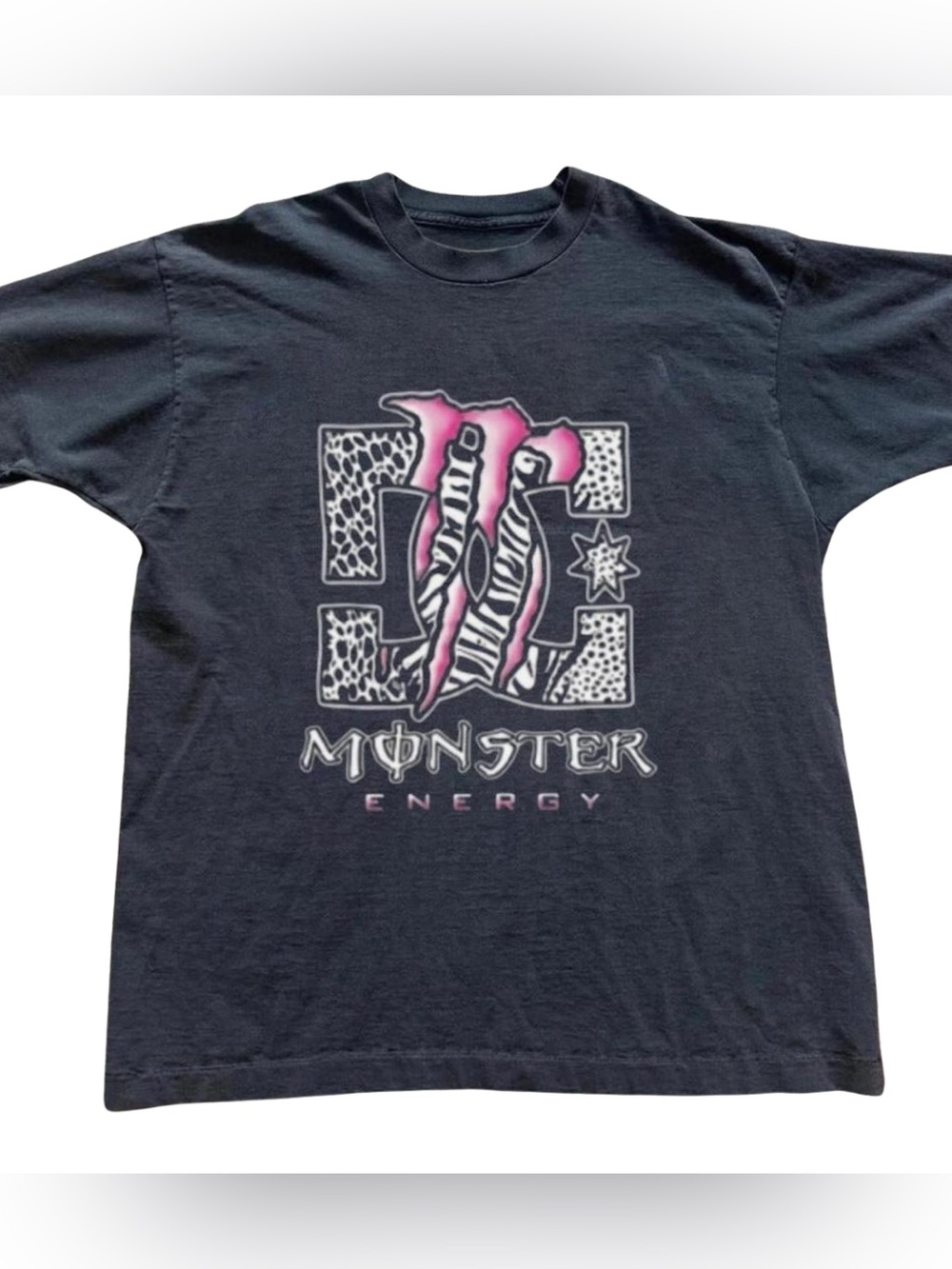 Gildan Black Monster Graphic T-Shirt, Classic Style for Casual Wear